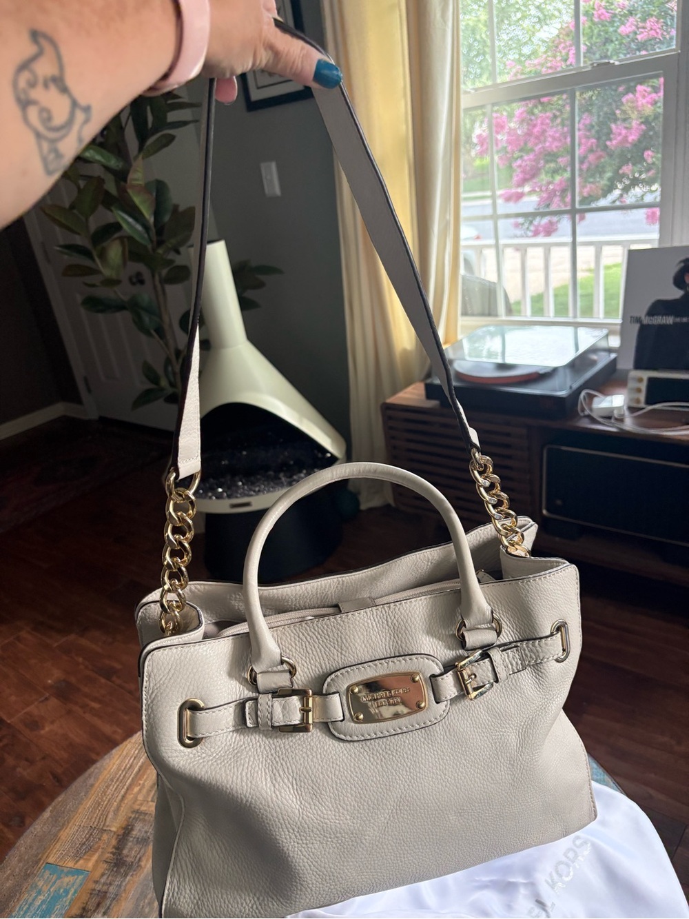 Michael Kors Hamilton Large Pebbled Leather Satchel Cream Gold Crossbody w/Dust - Picture 8 of 9